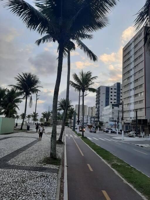 Kitnet A 20 Metros Da Praia Прая Гранде Екстериор снимка